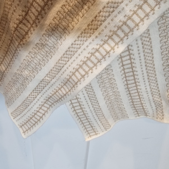 Oliver.o cream and gold shimmer wrap sweater size Large - Picture 4 of 11